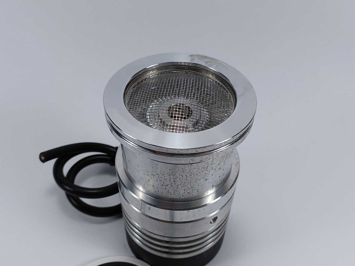 Leybold Vakuum 854 01 Turbovac 50 without Compound Stage w/ A gasket on top