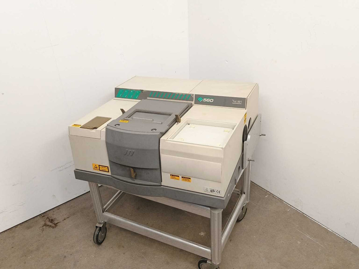 Nicolet MAGNA 560 IR Spectrometer