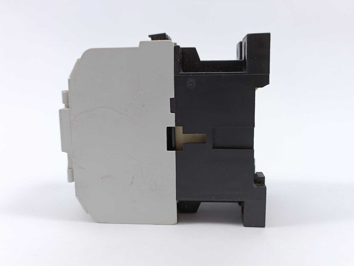 Danfoss 037H0032 Contactor Type CI 12 w/ 4 Main Contacts 220V coil