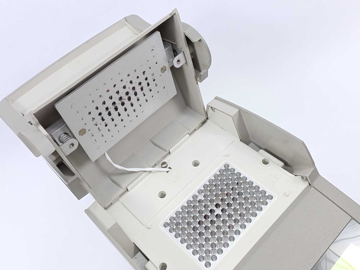 Applied Biosystems 4359659 2720 Thermal Cycler