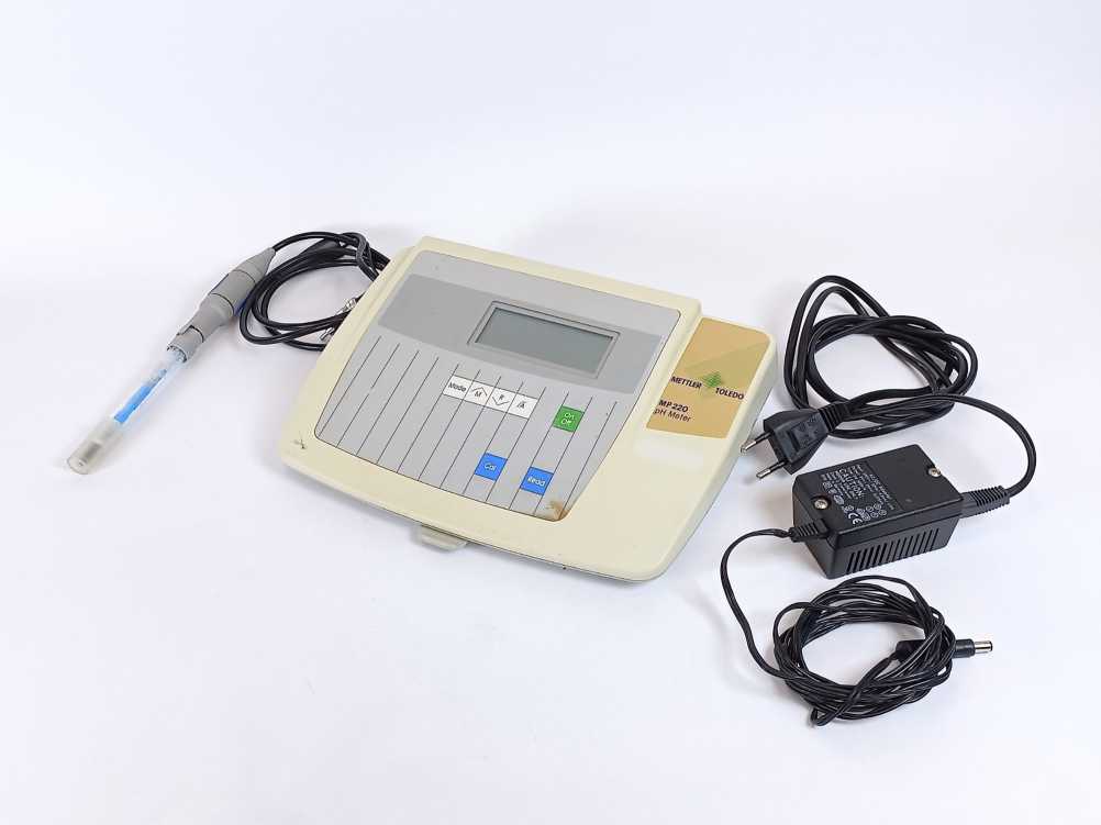 Mettler Toledo MP220 pH/mV/°C Laboratory Meter