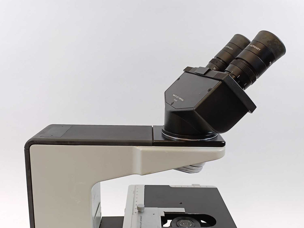 Leitz 020-435.025 Laborlux 12 Microscope, No optics w/ Periplan 10x/18