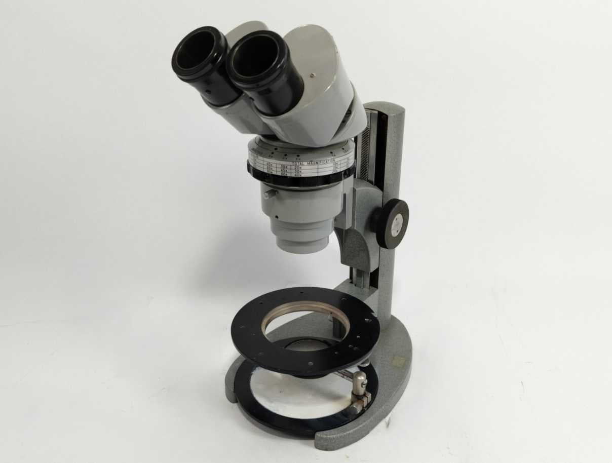 Nikon 82851 Microscope **FOR SPARE PARTS**