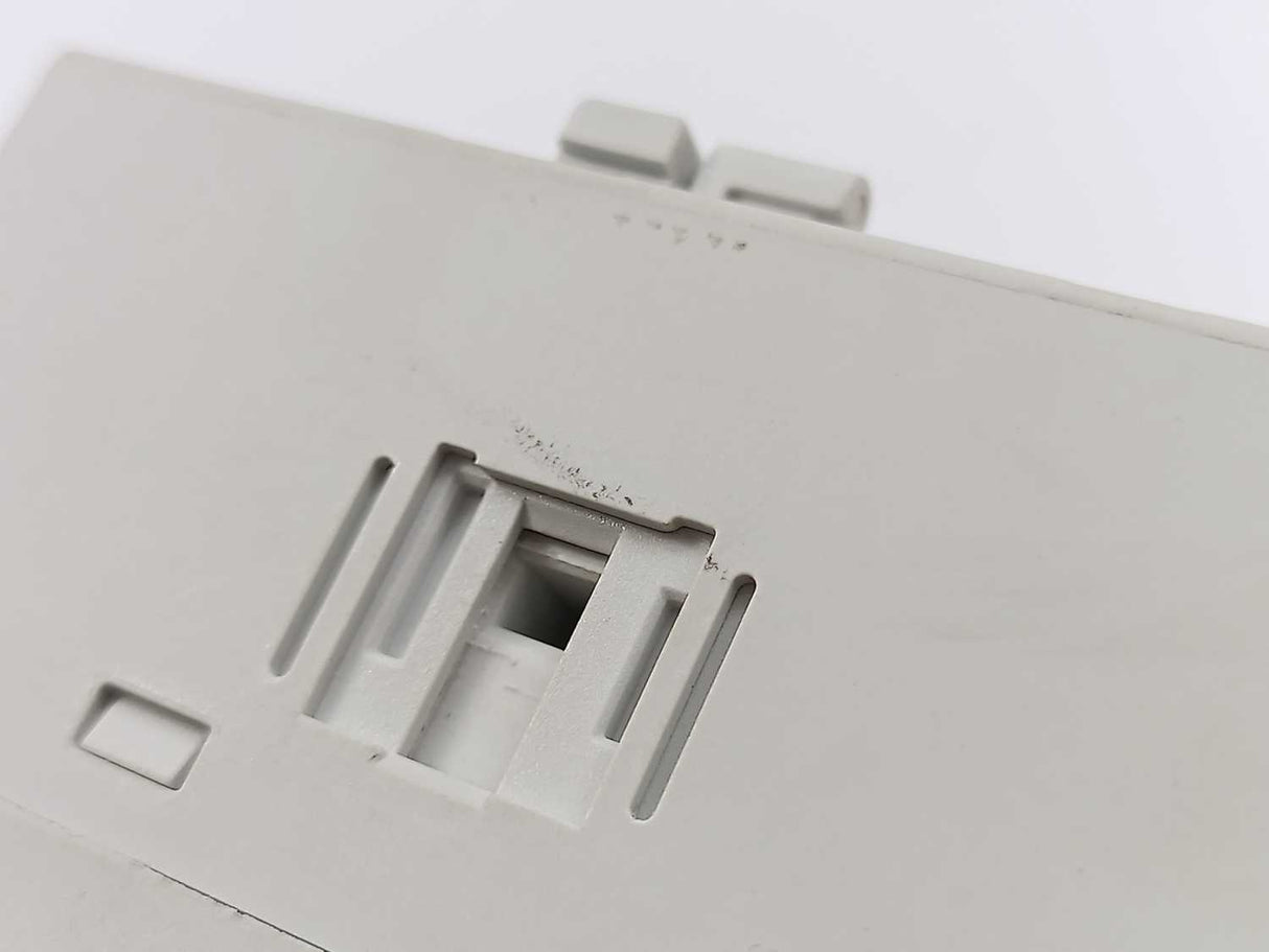 AB 100-E38KJ00 Contactor 24-60V 50/60Hz 20-60VDC Ser A