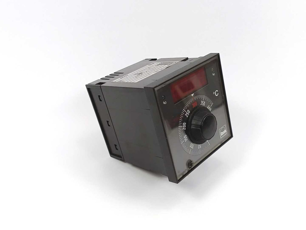 Jumo TROw-96/di Temperature Controller