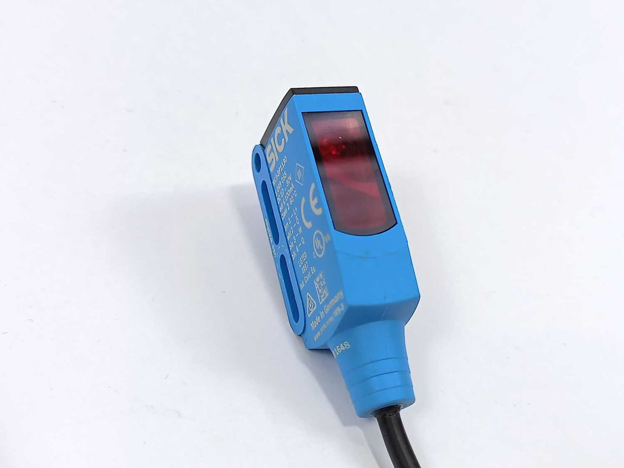 SICK 1049055 WL9-3P1130 Photoelectric retro-reflective sensor