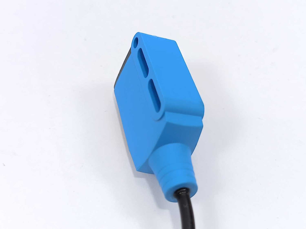 SICK 1049055 WL9-3P1130 Photoelectric retro-reflective sensor