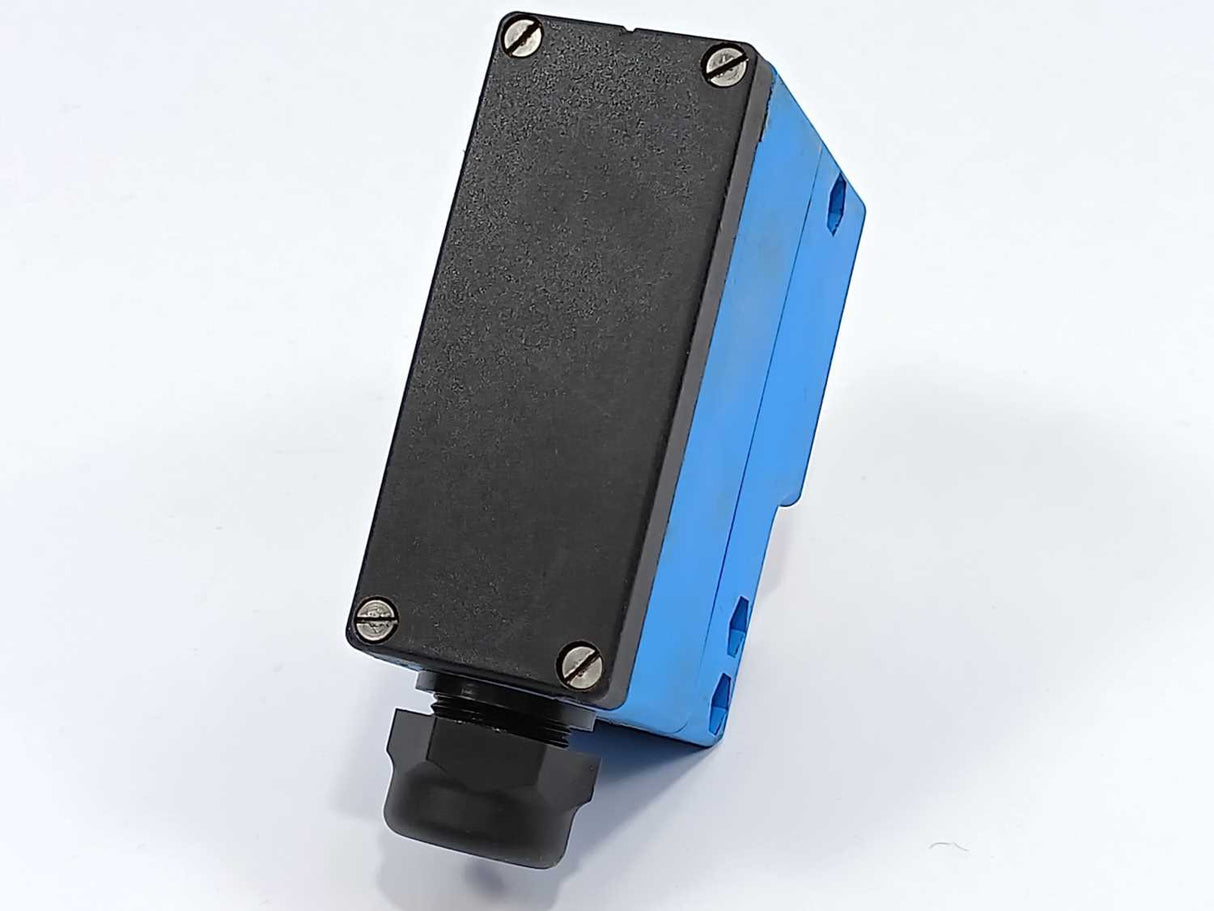 SICK 1007397 WT32-B230 Photoelectric proximity sensor