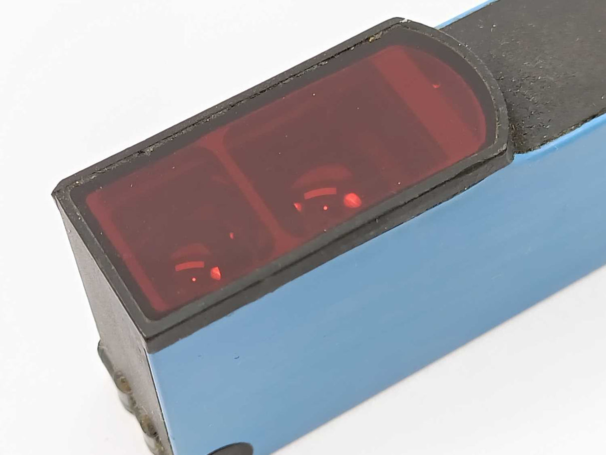 SICK 1025889 WT18-3P410 Small Photoelectric Sensor