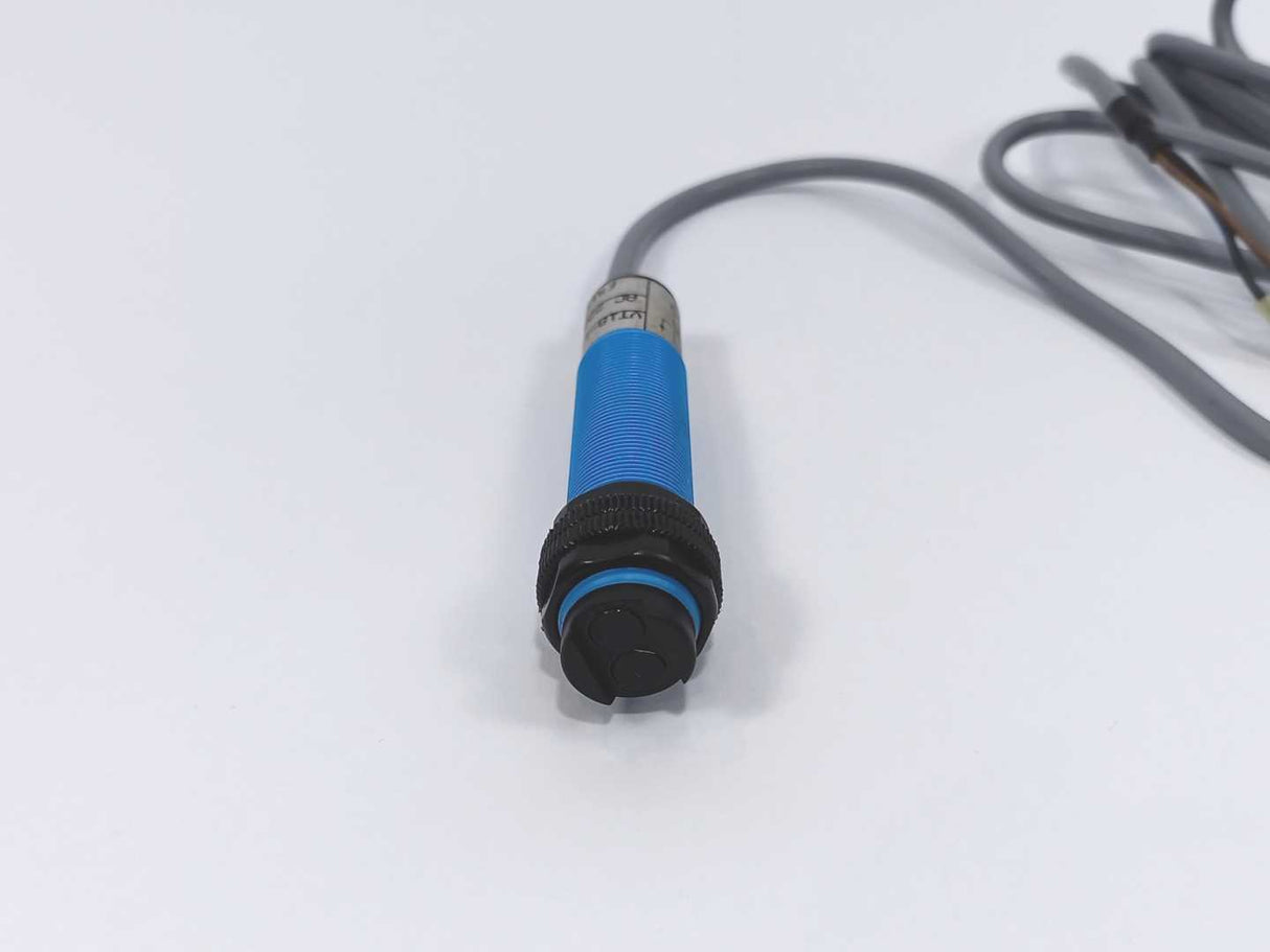 SICK VT18-112 PHOTOELECTRIC SENSOR AC 220V