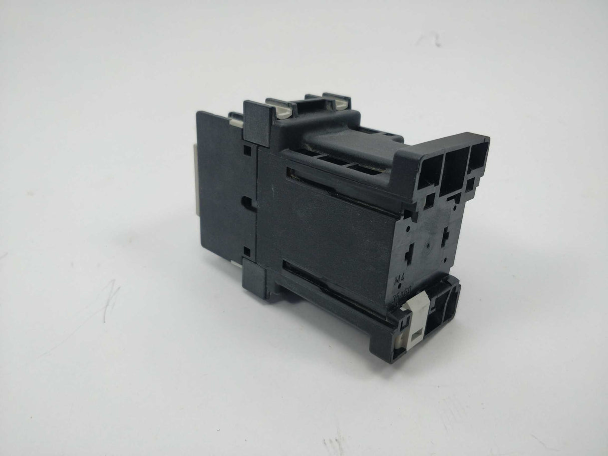 Klockner Moeller DIL00AM-G Contactor. 24VDC