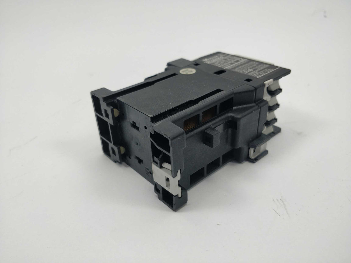 Klockner Moeller DIL00AM-G Contactor. 24VDC