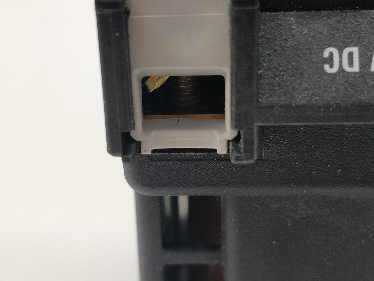 Klockner Moeller DIL00AM-G Contactor. 24VDC