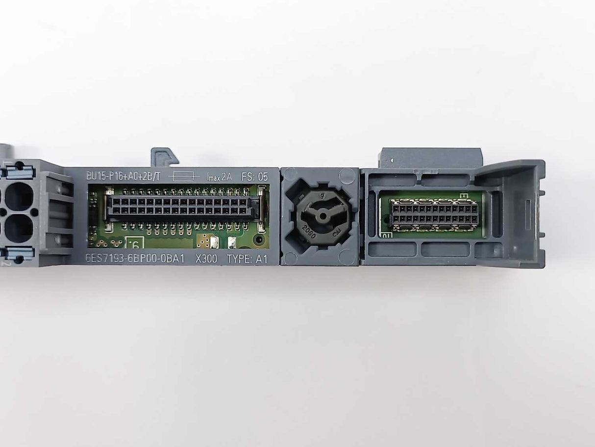 Siemens 6ES7134-6JD00-0CA1 Analog input module w/ 6ES7193-6BP00-0BA1
