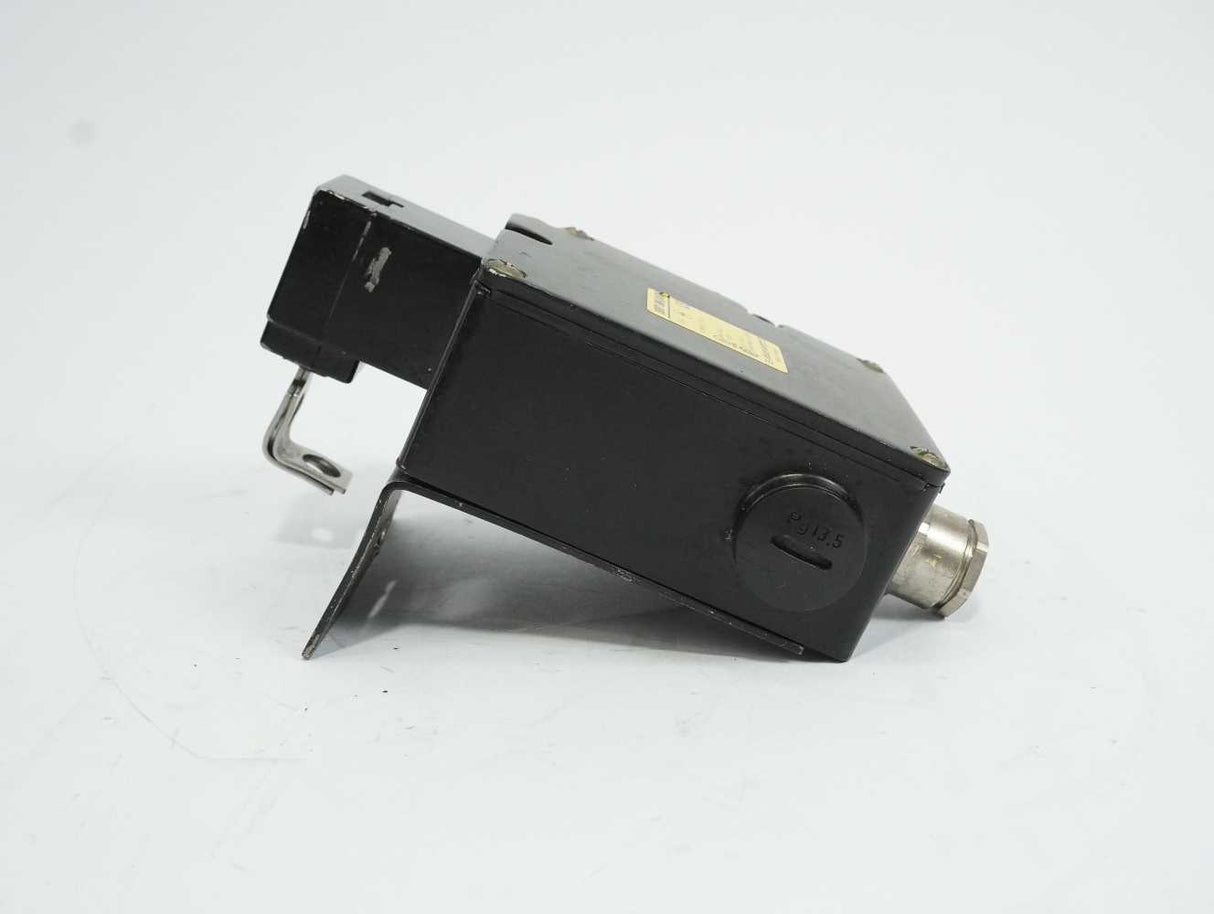 Jokab Safety JSNY8M 24VDC Safety Limit Switch