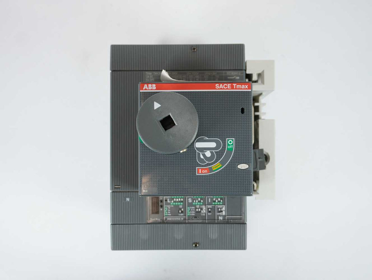 ABB 1SDA054065R1 T4H 250 PR222DS/P-LSI In=250 4p F F w/ Accessories