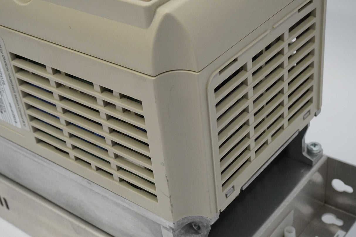 Omron Yaskawa CIMR-F7Z41P5 Varispeed F7 Frequency Converter / Drive