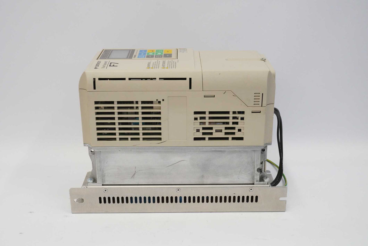 Omron Yaskawa CIMR-F7Z43P7 Varispeed F7 Frequency Inverter (VFD)