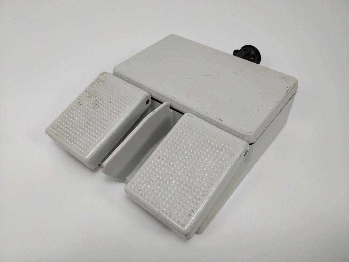 Stahl 8334/1 21-1-22 Metal pedels AC 250V 5A DC 250V 0.4A