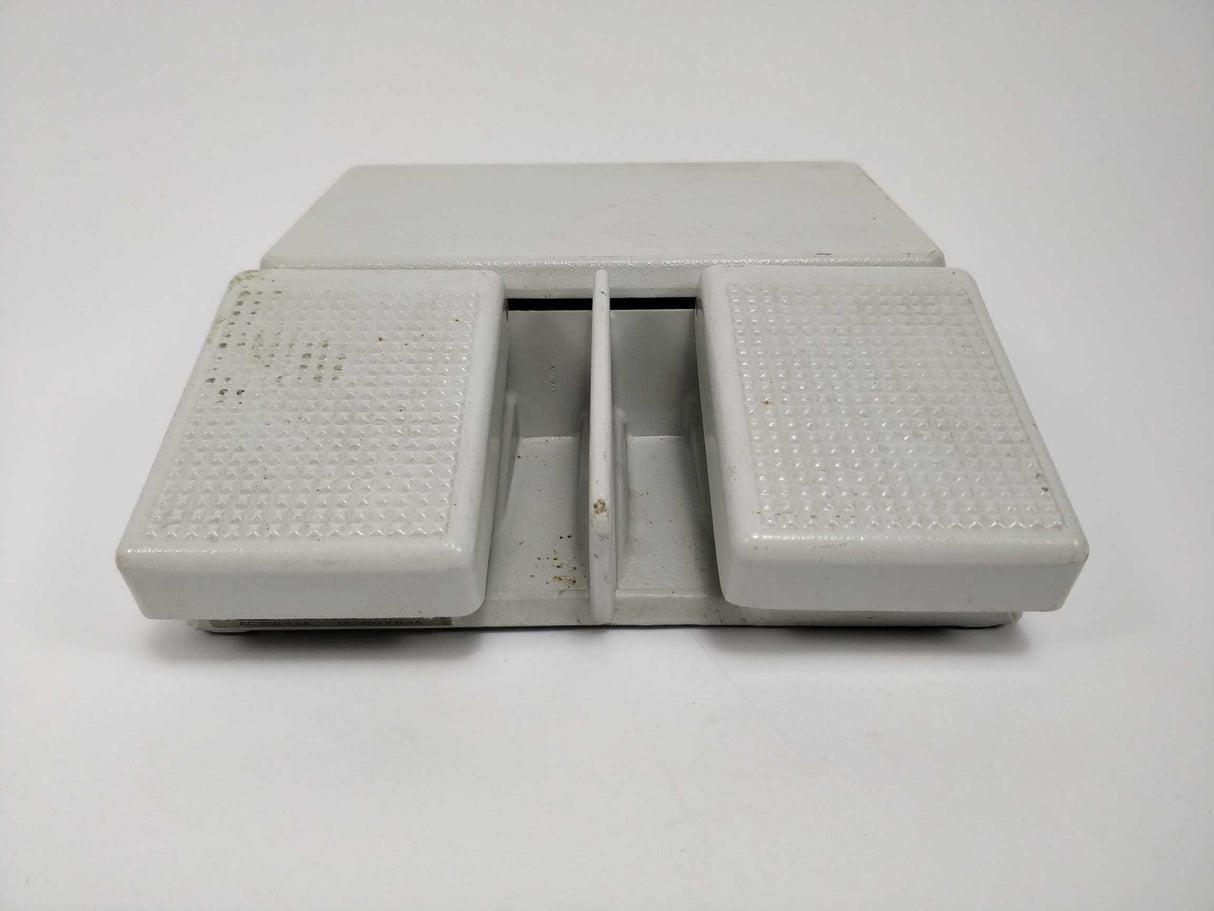 Stahl 8334/1 21-1-22 Metal pedels AC 250V 5A DC 250V 0.4A