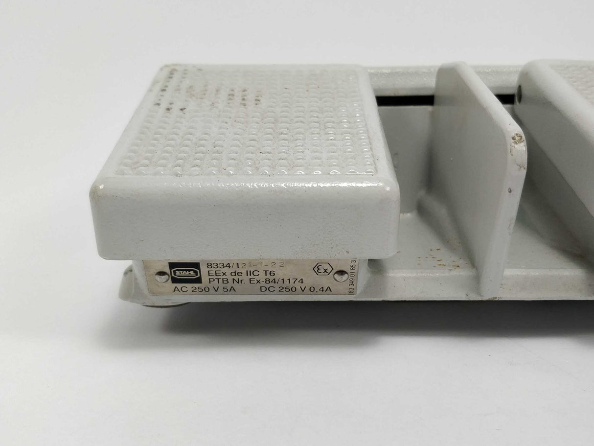 Stahl 8334/1 21-1-22 Metal pedels AC 250V 5A DC 250V 0.4A