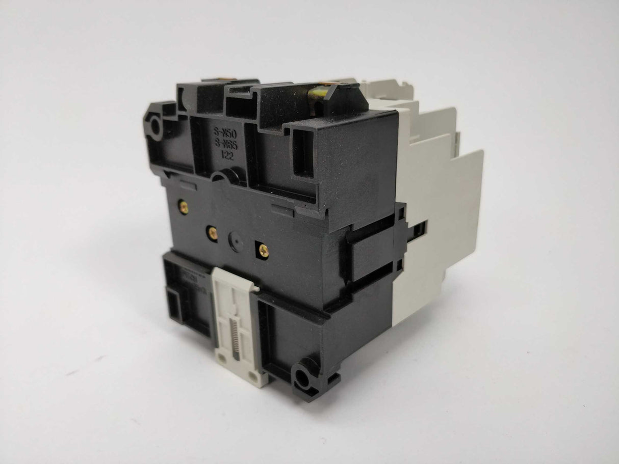 Mitsubishi S-N65 Magnetic contactor AC100V