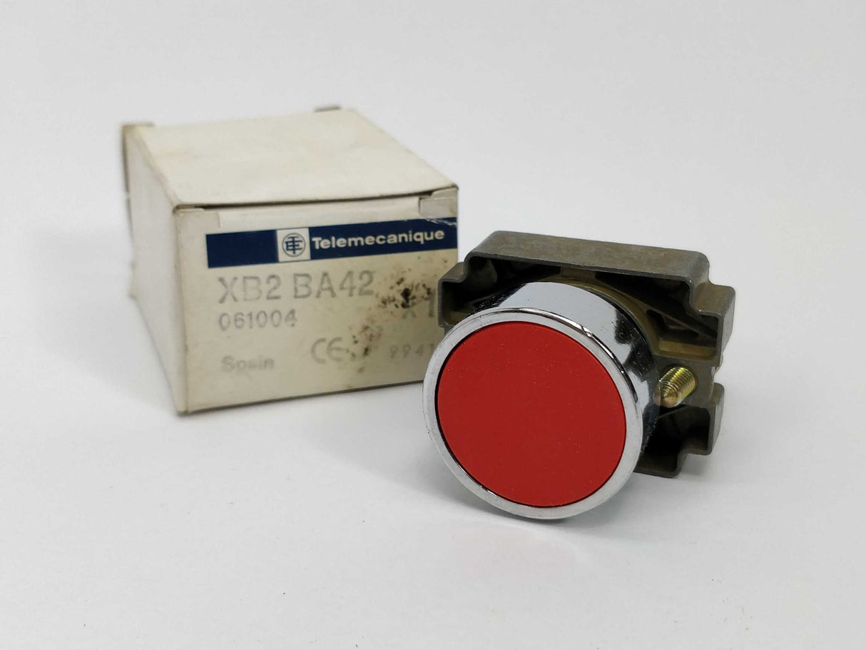 TELEMECANIQUE XB2 BA42 061004 Momentary Flush Pushbutton
