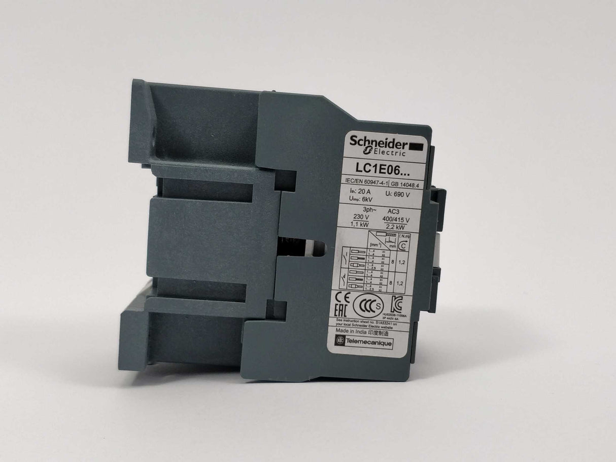 Schneider Electric LC1E0601B5 EasyPact TVS contactor, not used. 24VAC Coil