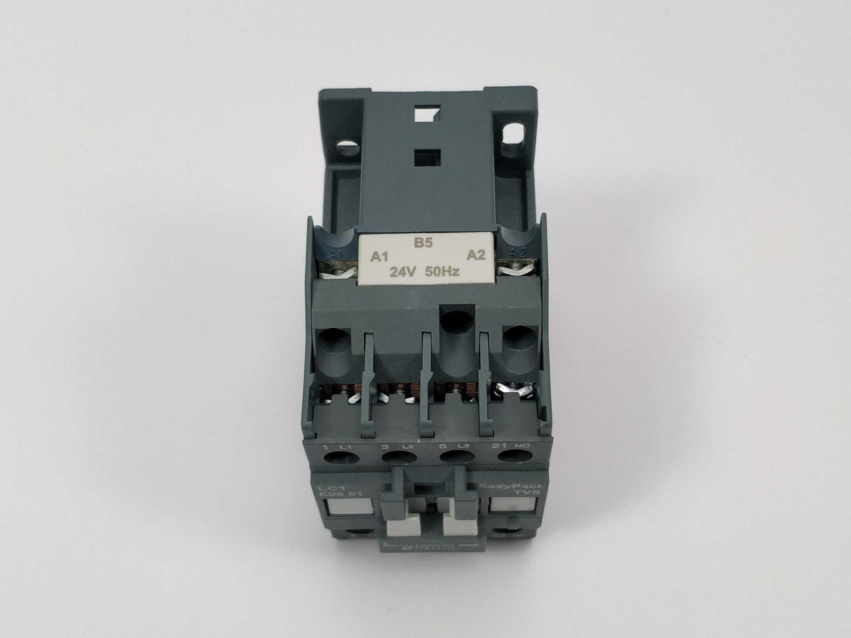 Schneider Electric LC1E0601B5 EasyPact TVS contactor, not used. 24VAC Coil