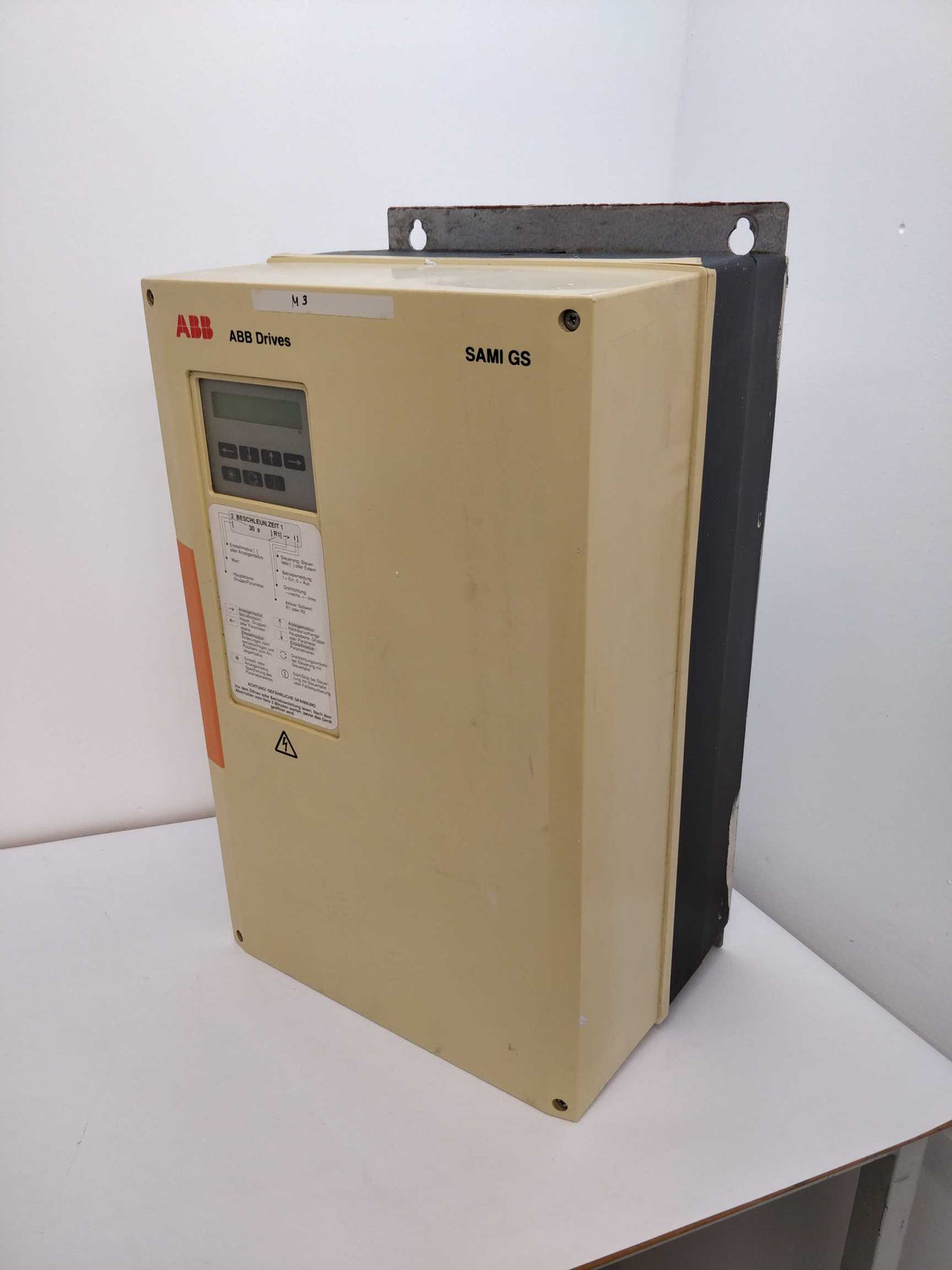 ABB ACS501-025-3-00P500000 Drive