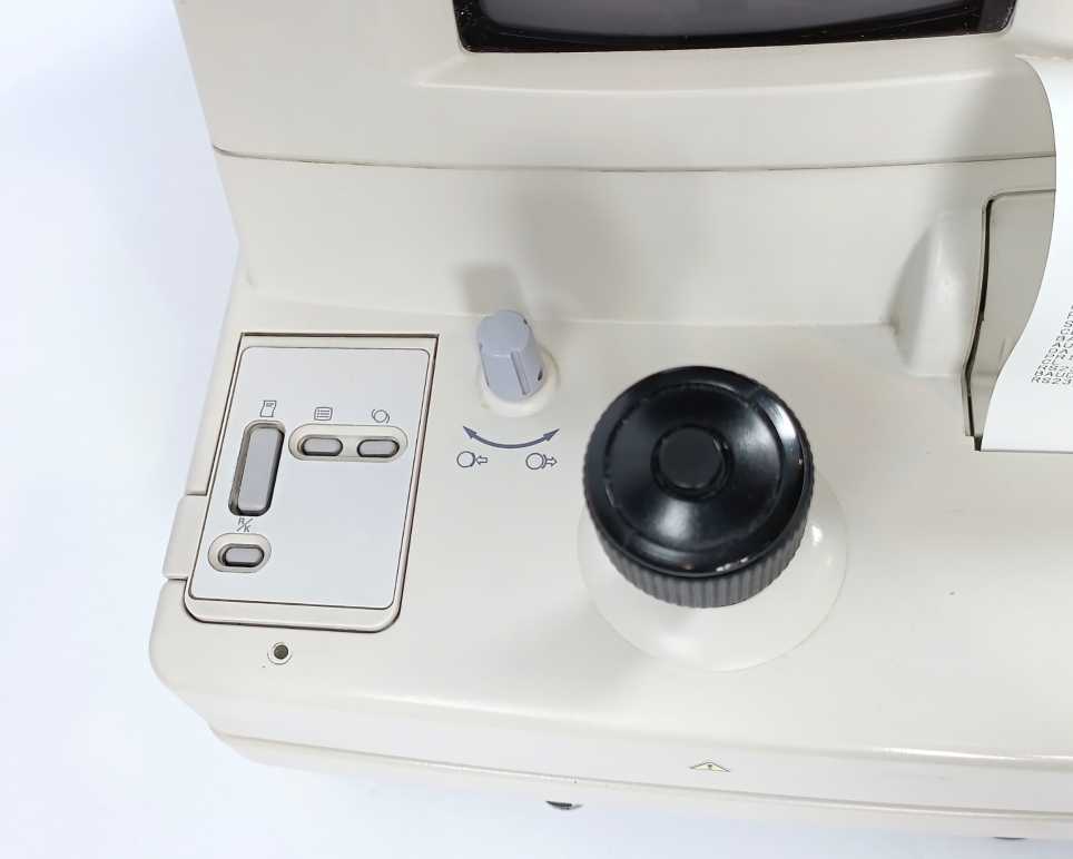 TOPCON KR 8100 Auto Refraction Keratometer