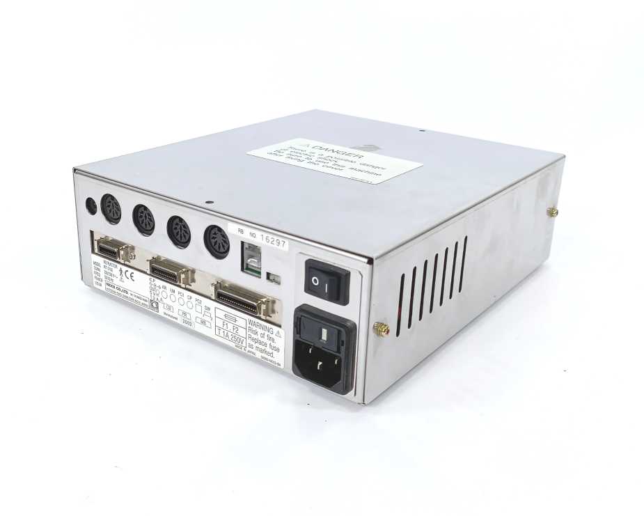 Nidek RT-2100 Ophtalmic Set Refractor, CP-690 Chart Projector