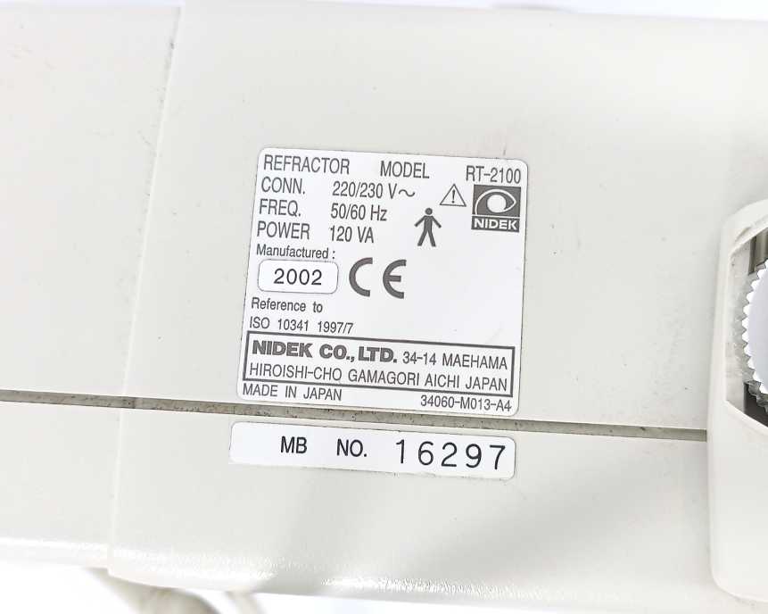 Nidek RT-2100 Ophtalmic Set Refractor, CP-690 Chart Projector