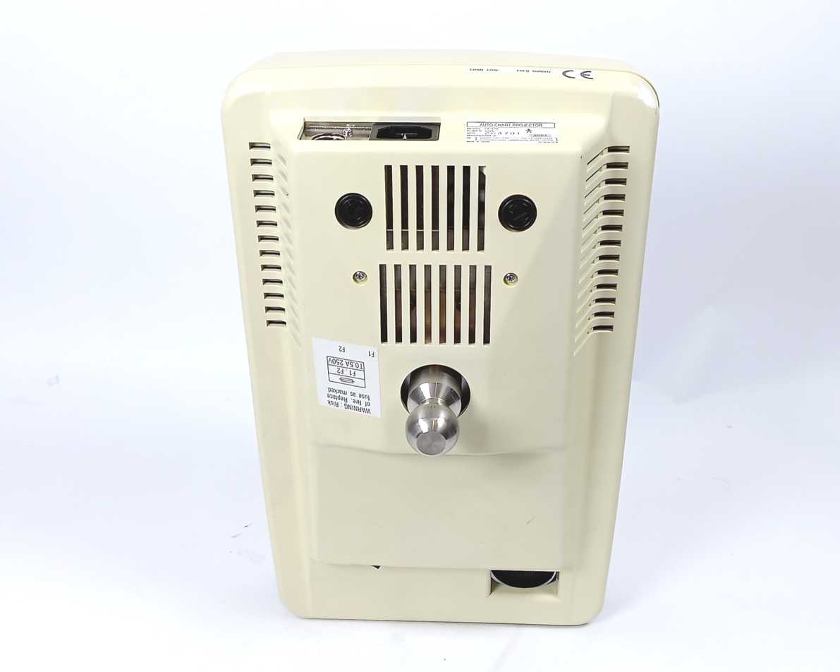 Nidek CP-670 Auto Chart Projector. Defective
