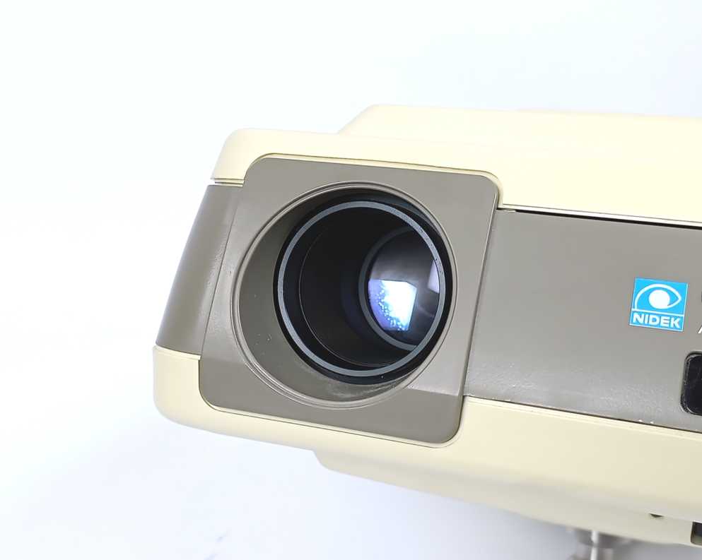 Nidek CP-670 Auto Chart Projector. Defective