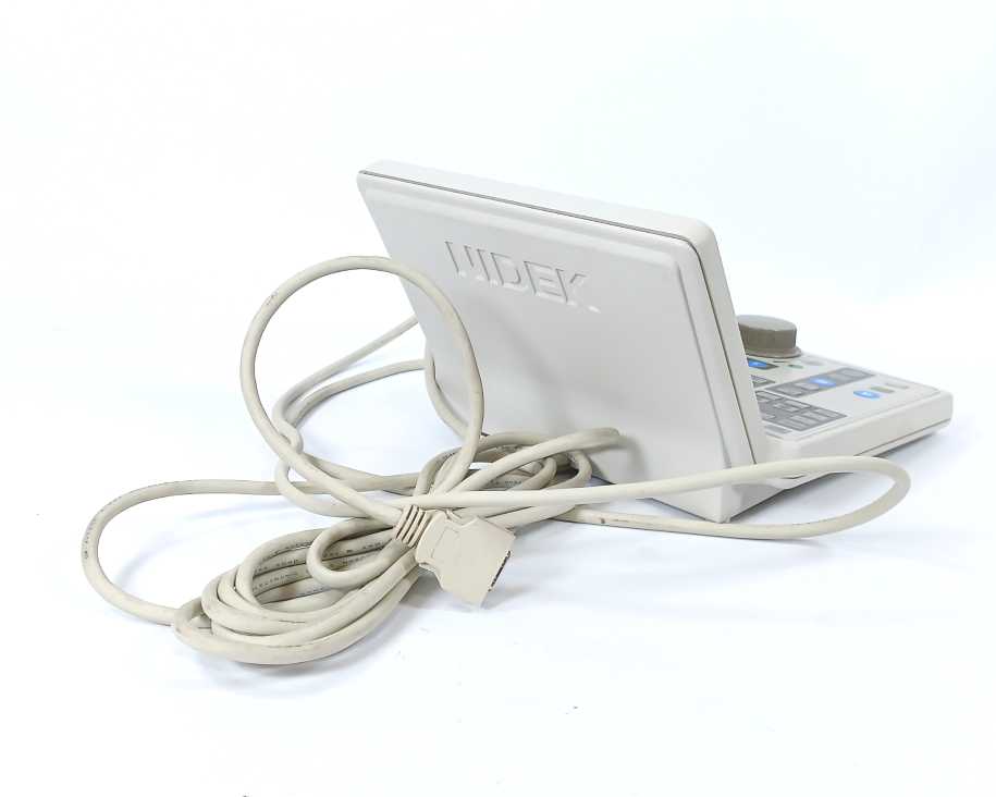 Nidek RT-2100 Ophtalmic Set Refractor w/ Nidek CP770 projector