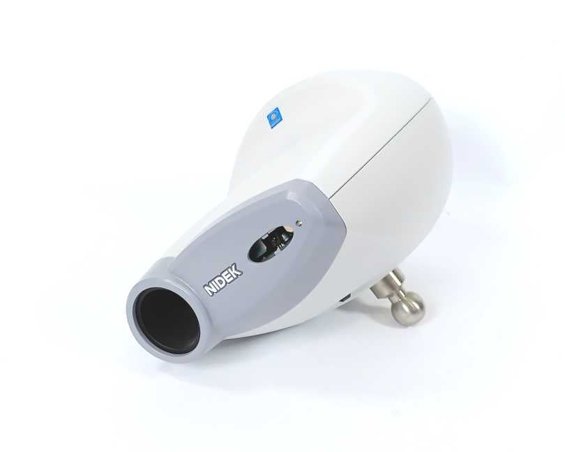 Nidek RT-2100 Ophtalmic Set Refractor w/ Nidek CP770 projector