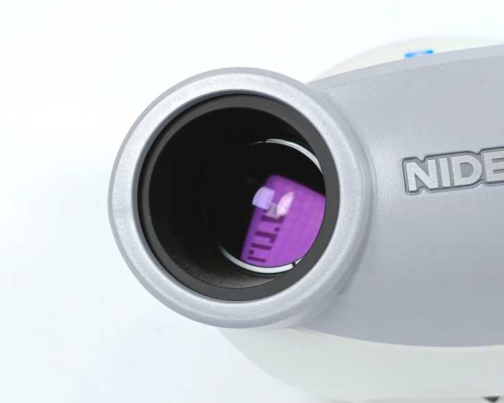 Nidek RT-2100 Ophtalmic Set Refractor w/ Nidek CP770 projector