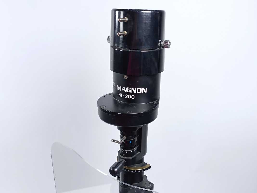 Magnon SL-250 Slit Lamp w/ Power Supply 220V