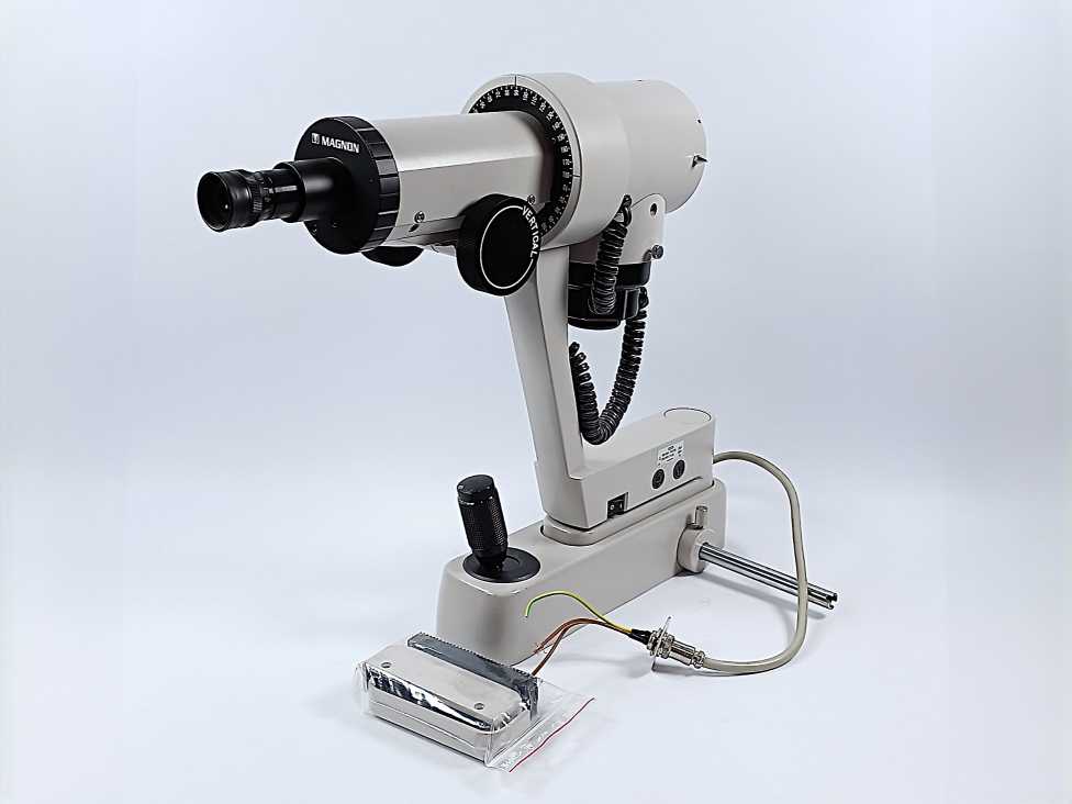 Magnon OM-450 Opthalmometer