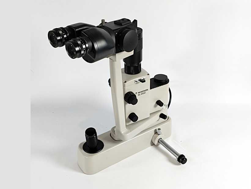 Magnon SL-1600 Slit Lamp with head rest