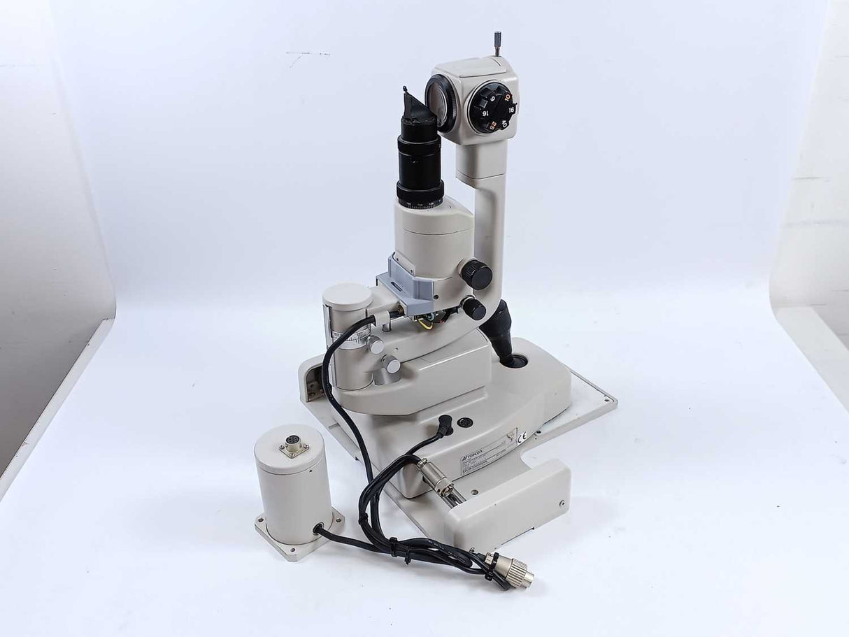 TOPCON SL-D4 Slit Lamp with DC-3 Digital Camera Unit & Headrest