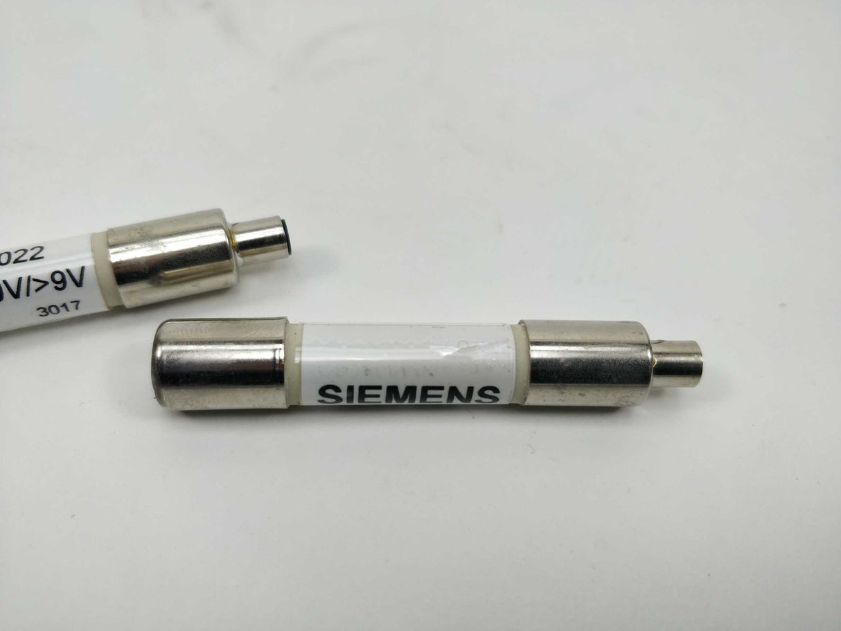Siemens 3NX1 022 Base Mount Fuse. 2 Pcs