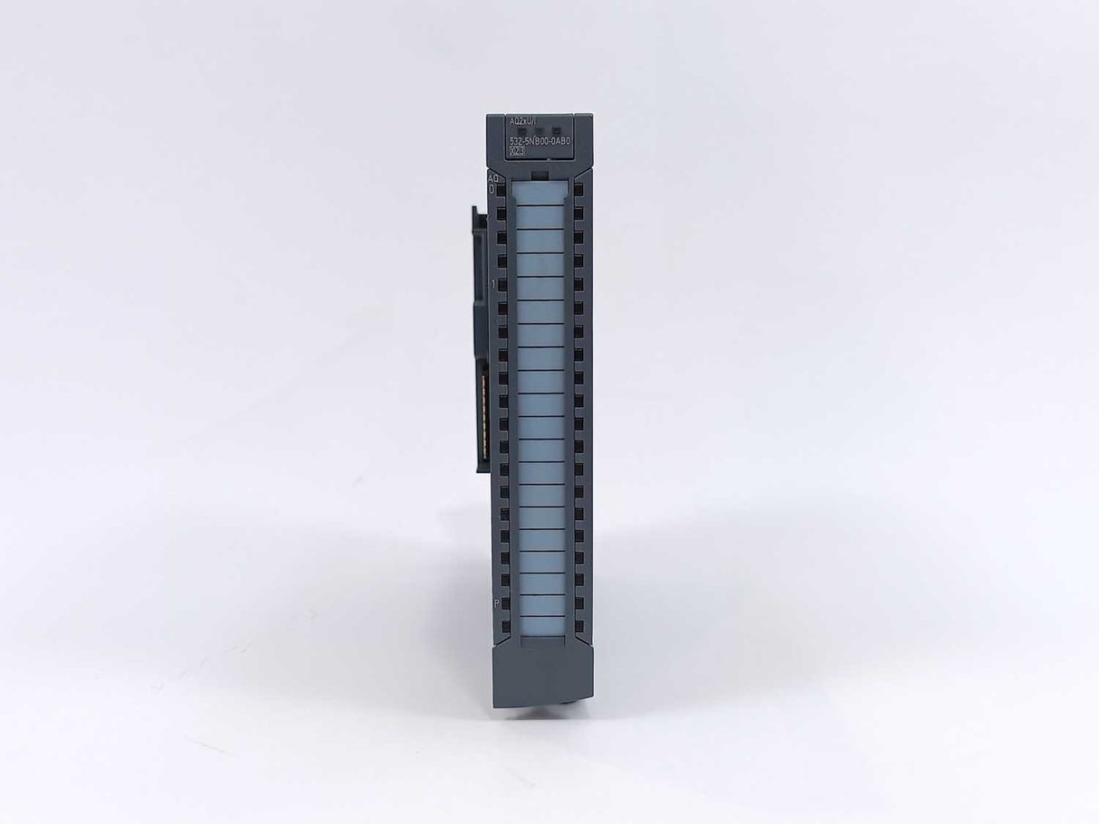 Siemens 6ES7532-5NB00-0AB0 SIMATIC S7-1500, analog output module AQ 2x U/I ST