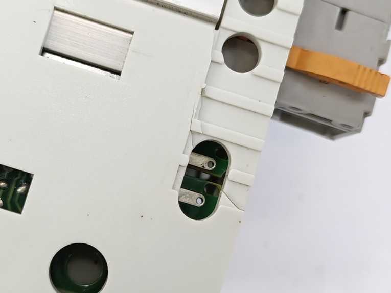 LENZE E82EV751_2C 13127093 02342685 8200 Vector Frequency Inverter