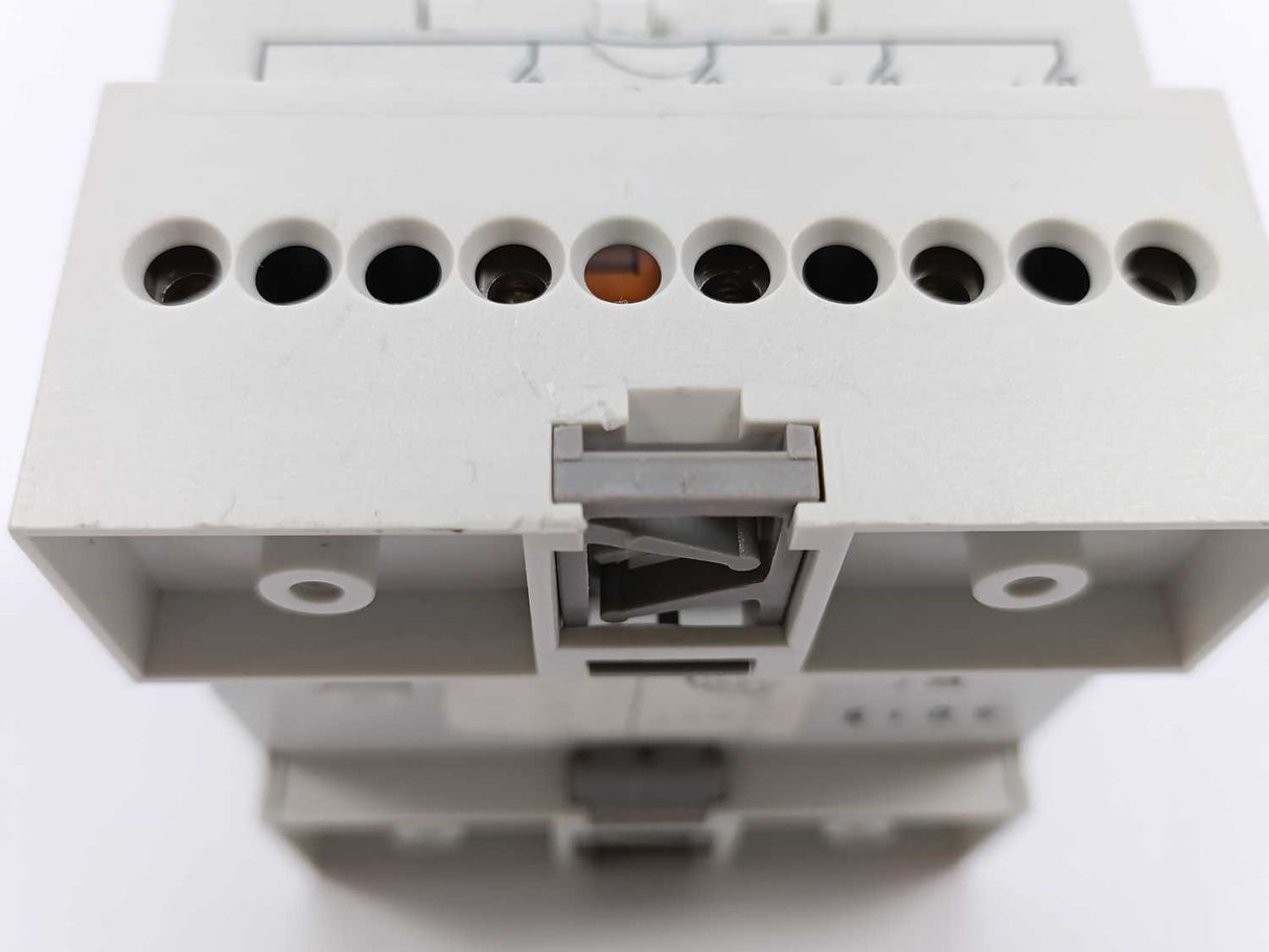 Lauritz Knudsen 120B1020 IHC Output 230 Output Relay Module