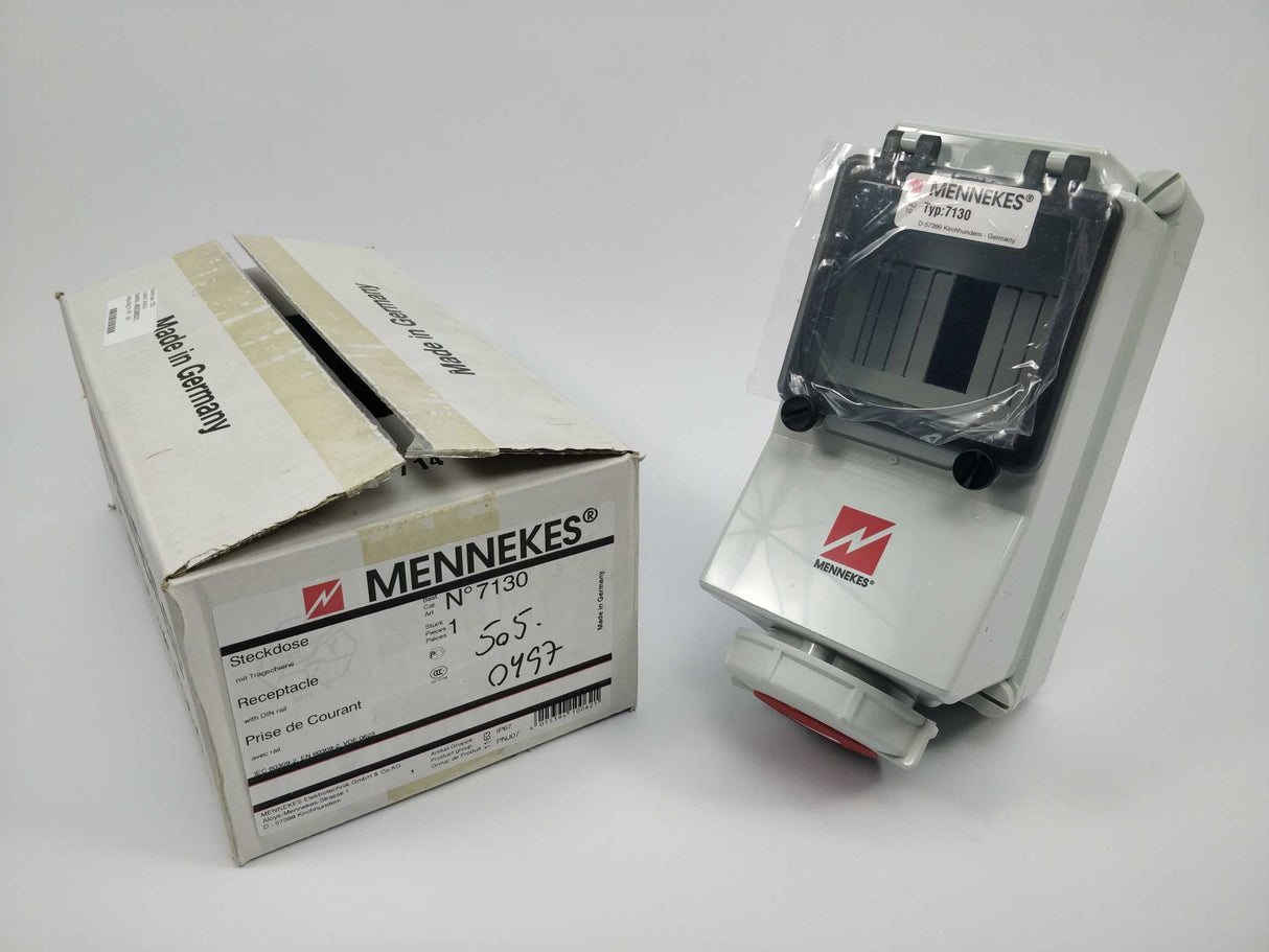 Mennekes 7130 Wall mounted socket 16A