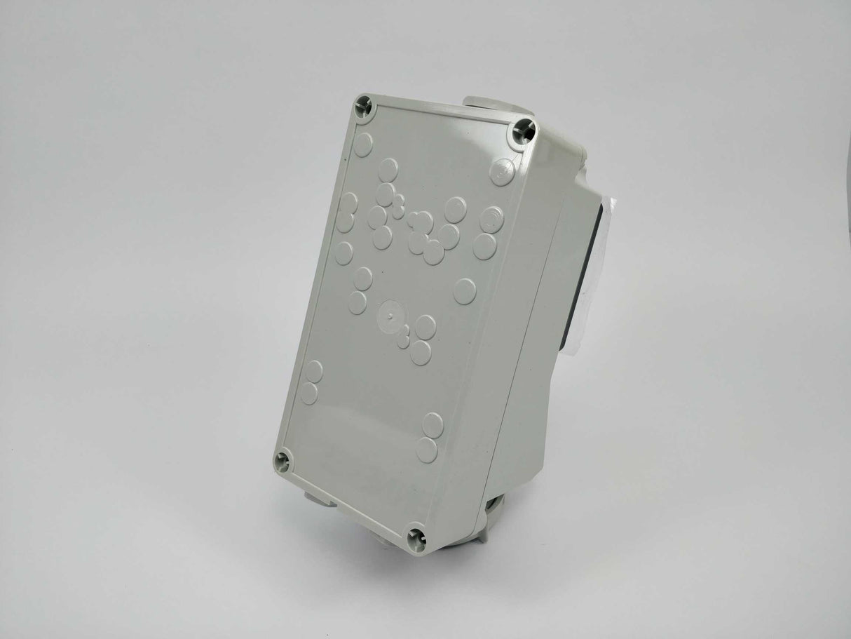 Mennekes 7130 Wall mounted socket 16A