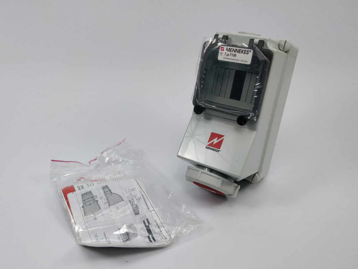 Mennekes 7130 Wall mounted socket 16A