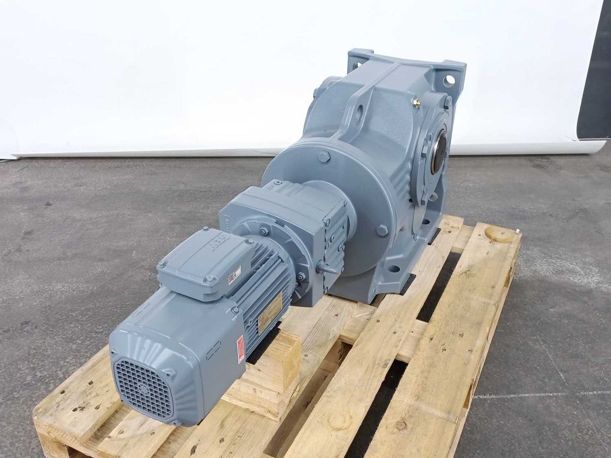 SEW-EURODRIVE  KA107BR77DRN90L4/BE2 1,5kW Gearmotor. i=904